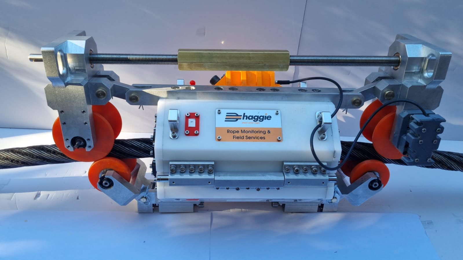 Magnetic rope tester